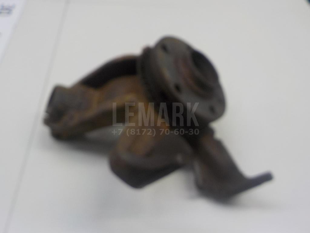 Кулак поворотный передний левый