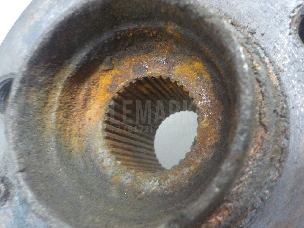 Кулак поворотный передний левый