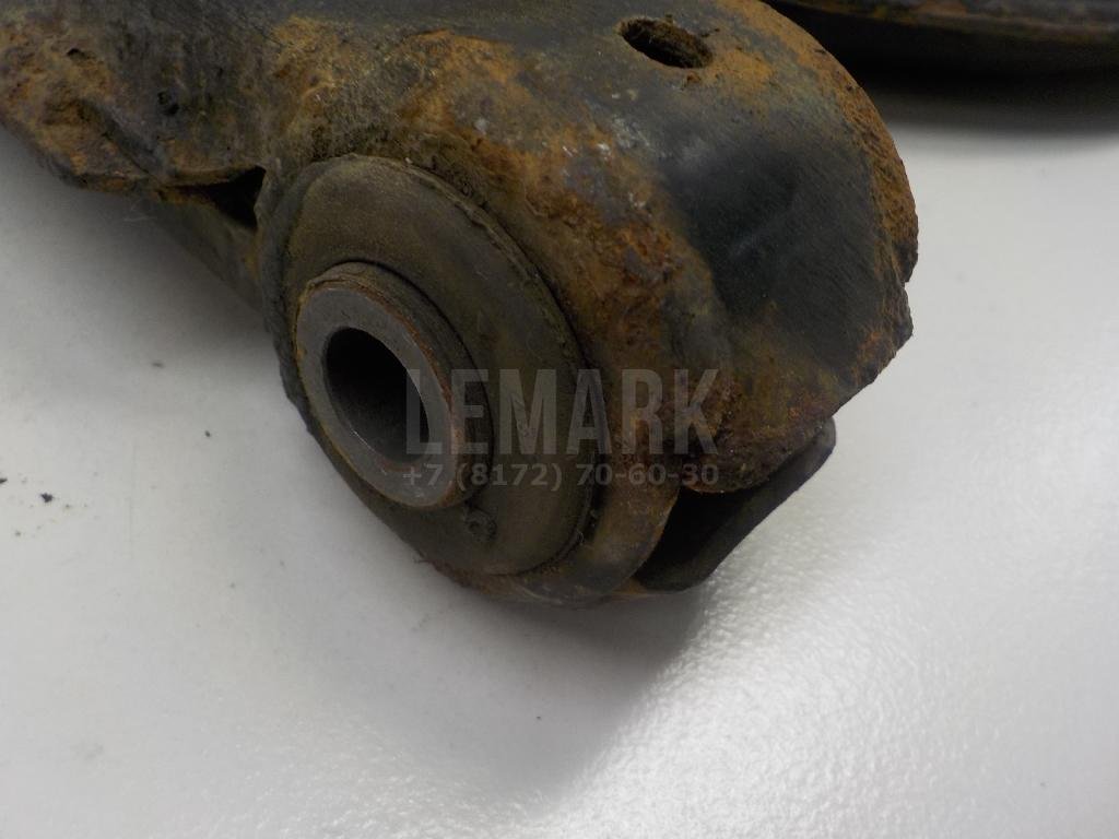 Рычаг передний