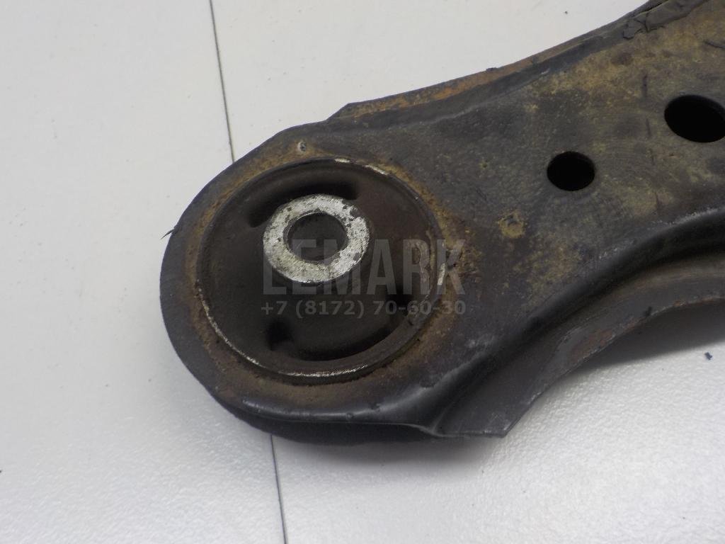 Рычаг передний