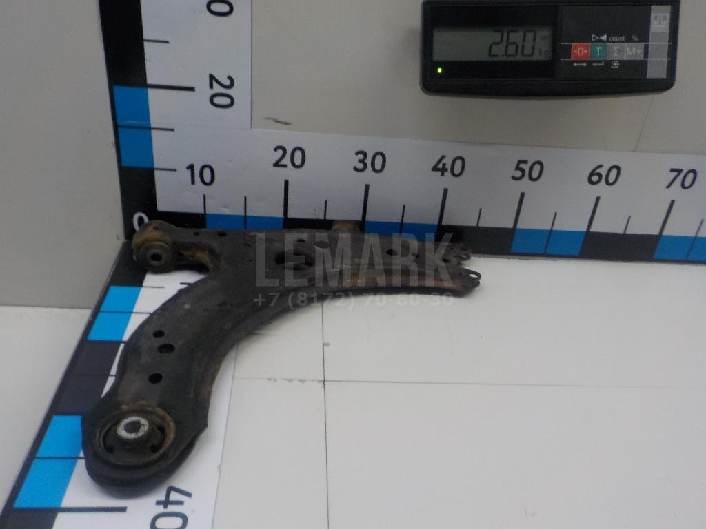 Рычаг передний