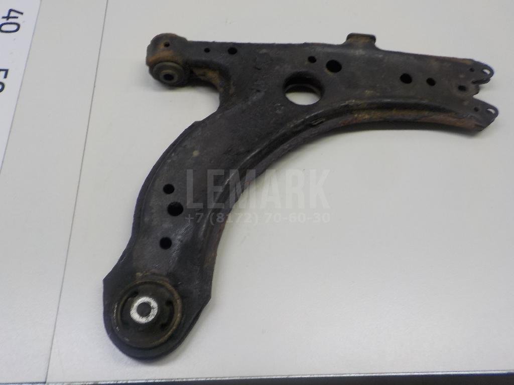 Рычаг передний