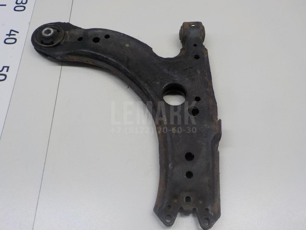 Рычаг передний