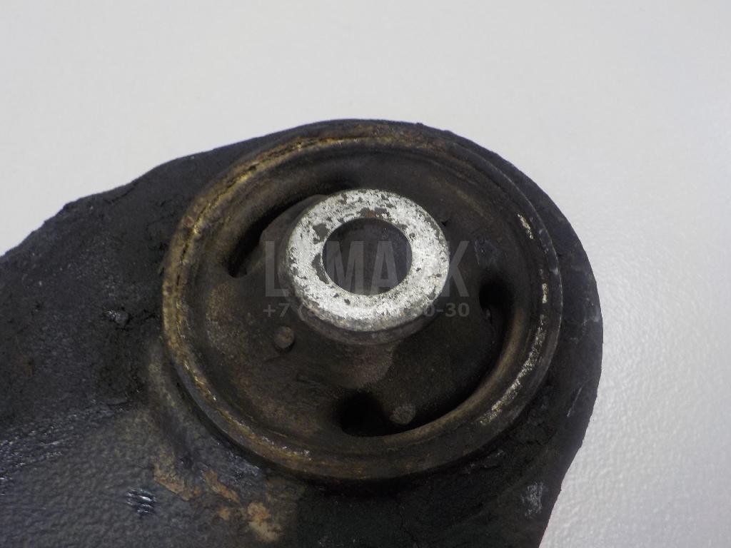 Рычаг передний