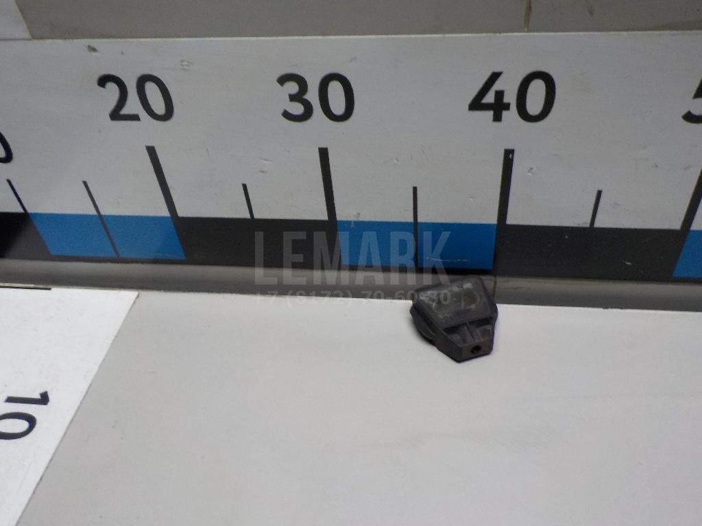 Кронштейн радиатора для  Astra HD 8 2005-2011