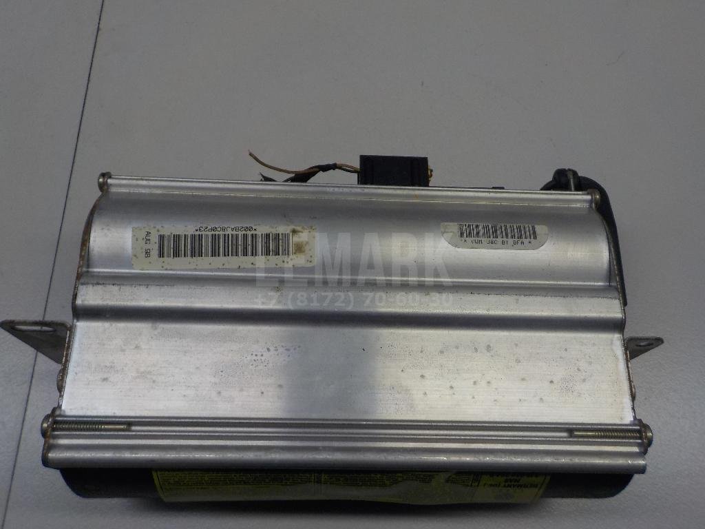 Подушка безопасности пассажирская (в торпедо)