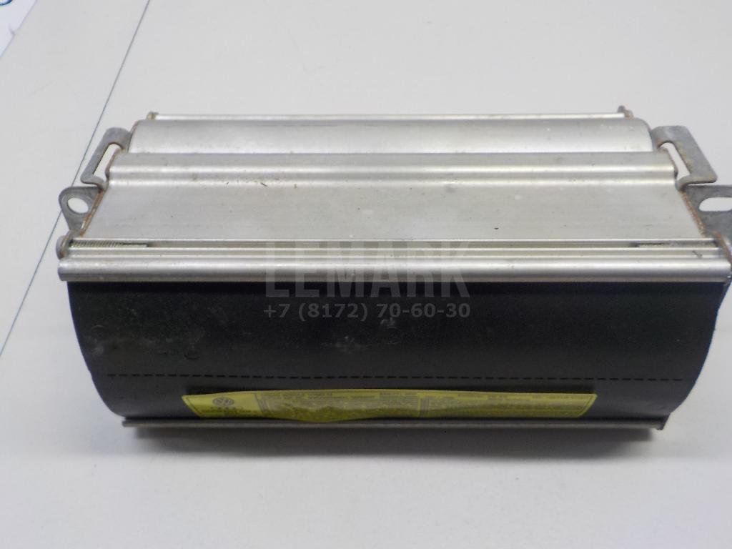 Подушка безопасности пассажирская (в торпедо)