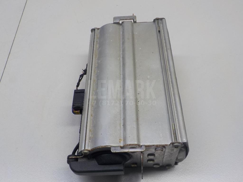 Подушка безопасности пассажирская (в торпедо)