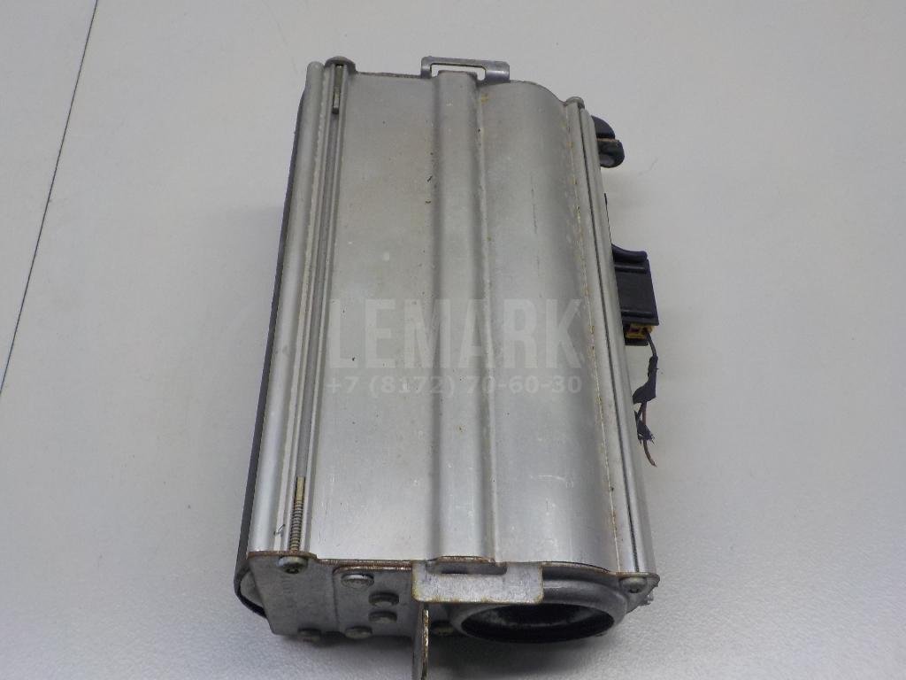 Подушка безопасности пассажирская (в торпедо)