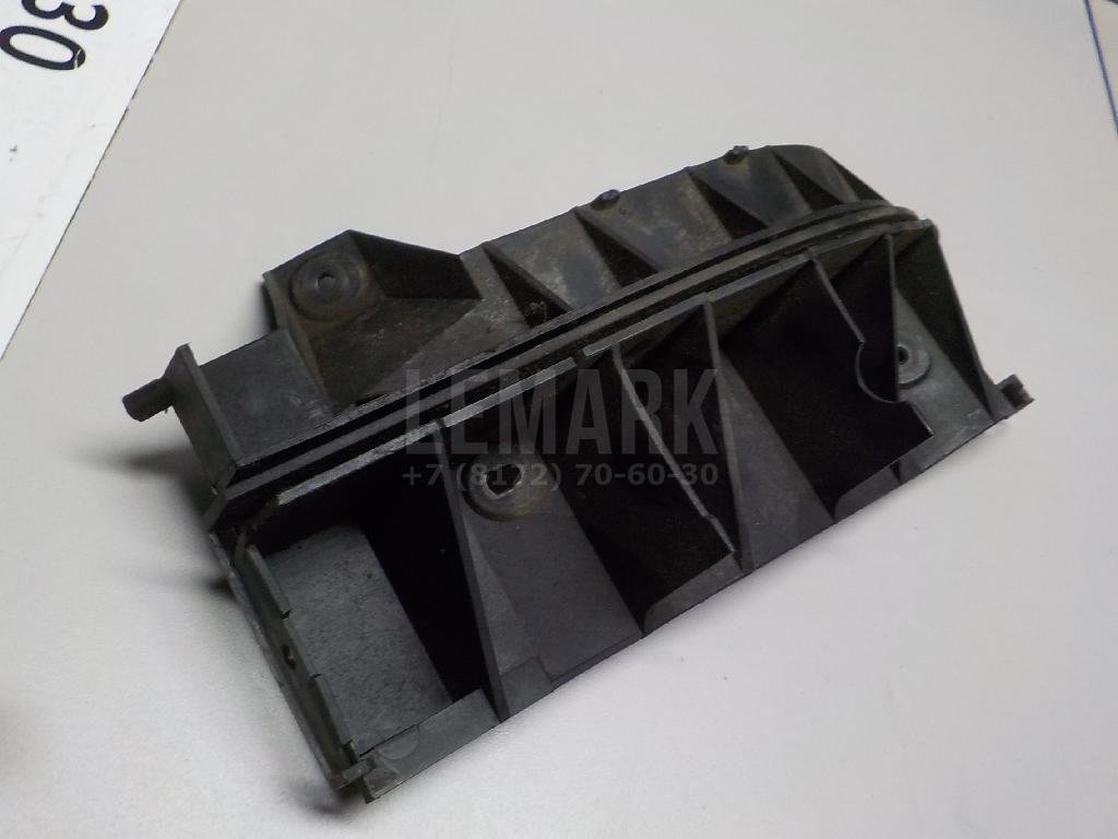 Направляющая заднего бампера левая