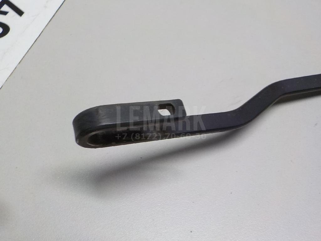 Поводок стеклоочистителя передний правый