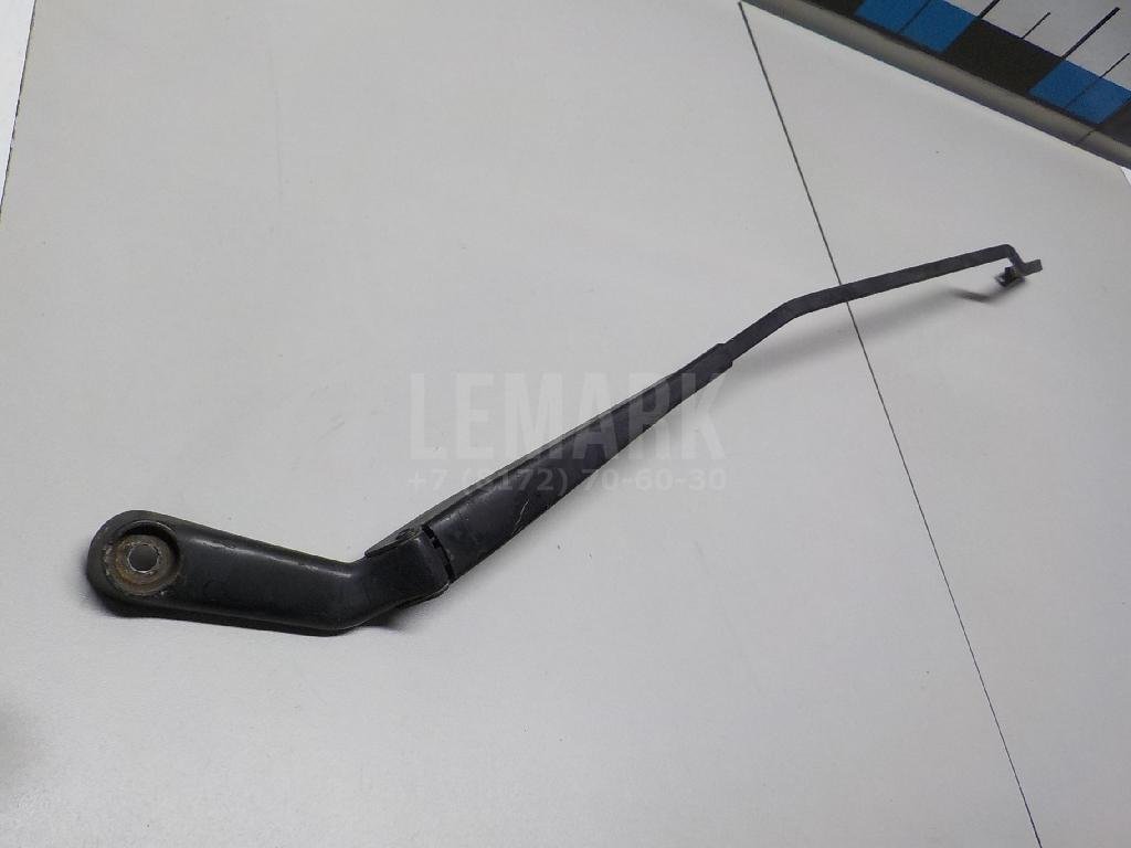 Поводок стеклоочистителя передний правый