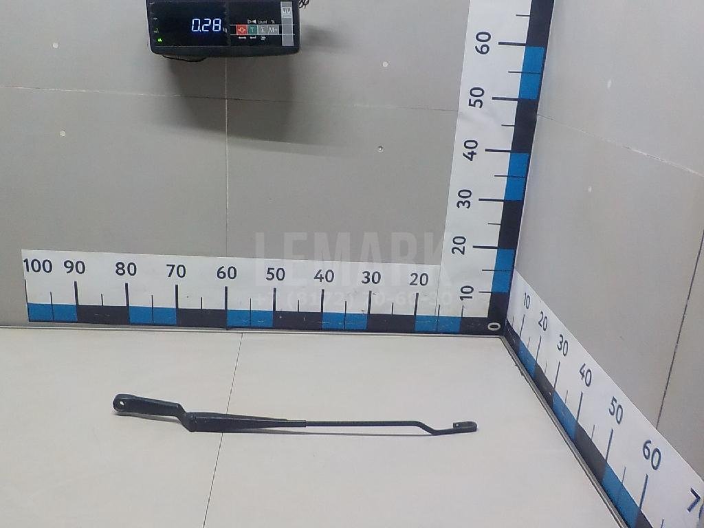 Поводок стеклоочистителя передний левый