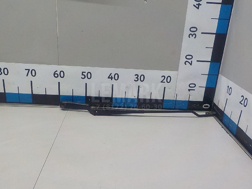 Поводок стеклоочистителя передний левый
