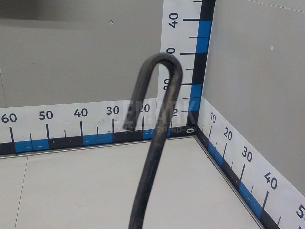 Поводок стеклоочистителя передний левый