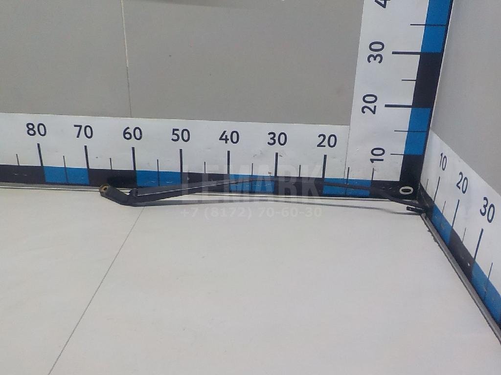 Поводок стеклоочистителя передний правый