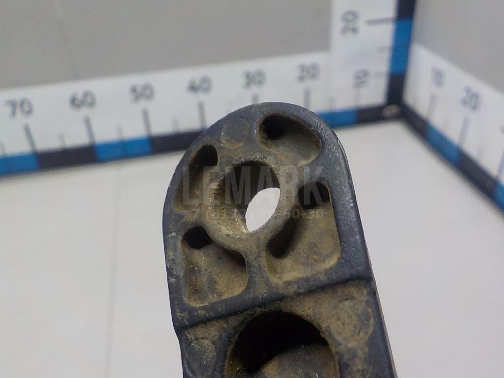 Поводок стеклоочистителя передний правый