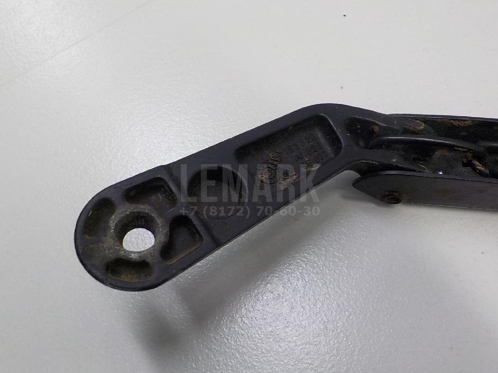 Поводок стеклоочистителя передний правый