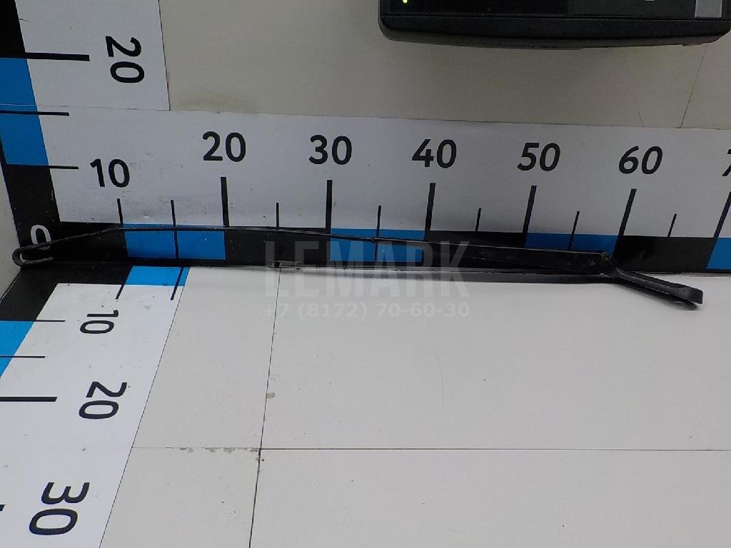 Поводок стеклоочистителя передний правый