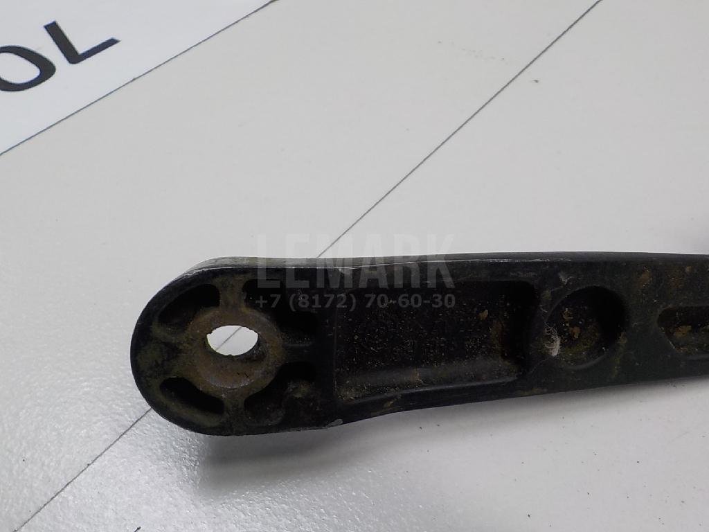 Поводок стеклоочистителя передний левый