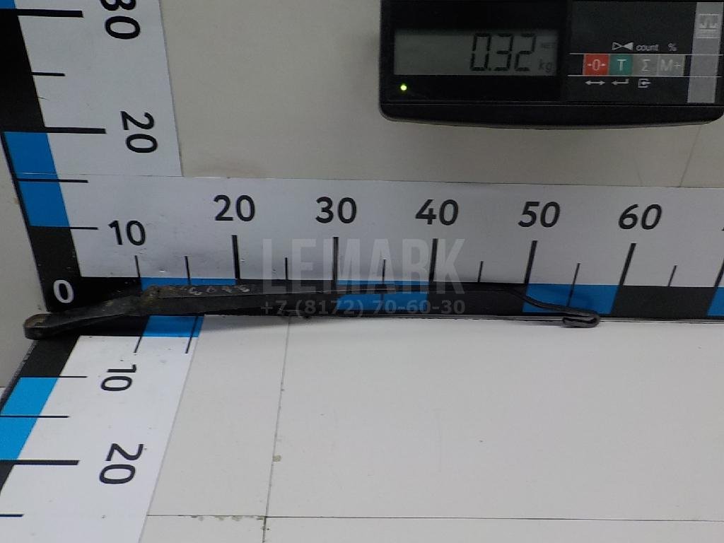 Поводок стеклоочистителя передний левый