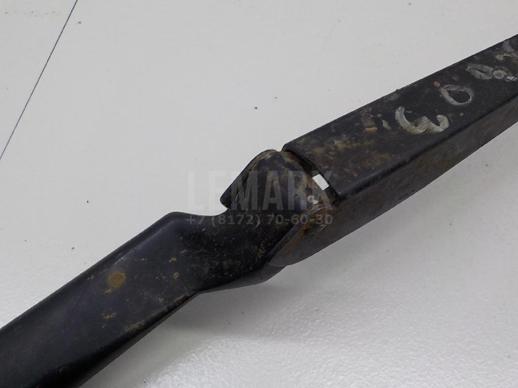 Поводок стеклоочистителя передний левый