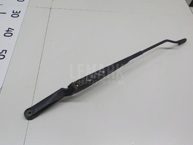 Поводок стеклоочистителя передний левый