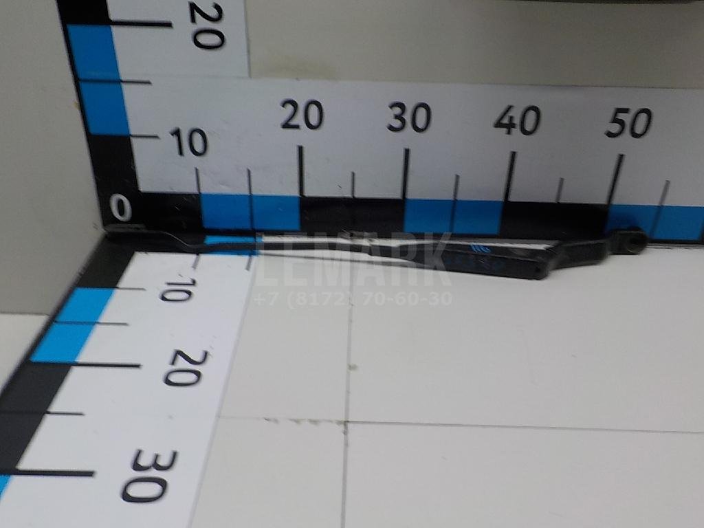 Поводок стеклоочистителя передний правый