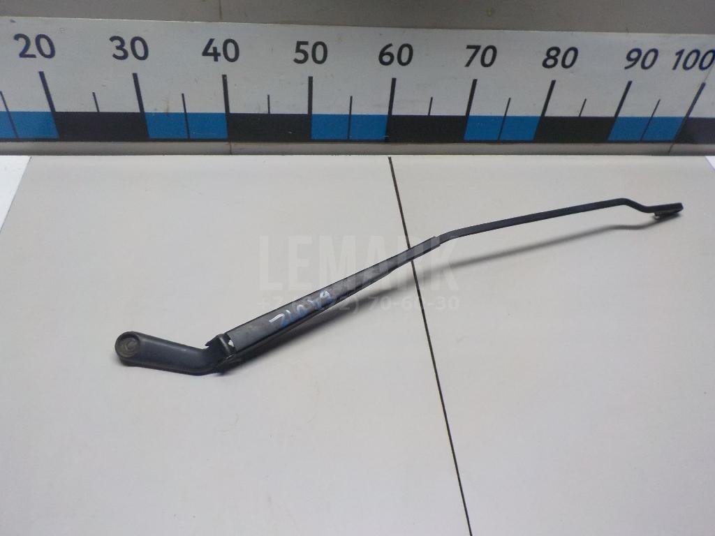 Поводок стеклоочистителя передний правый