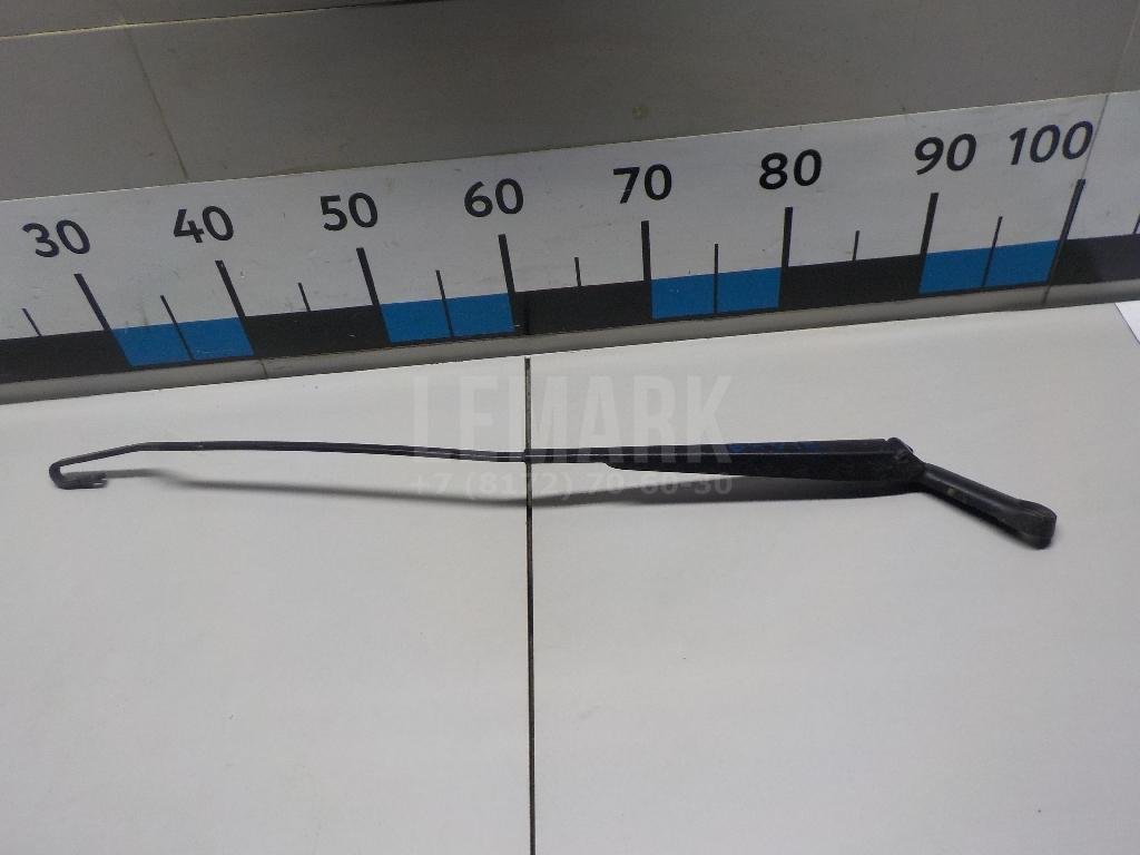 Поводок стеклоочистителя передний правый