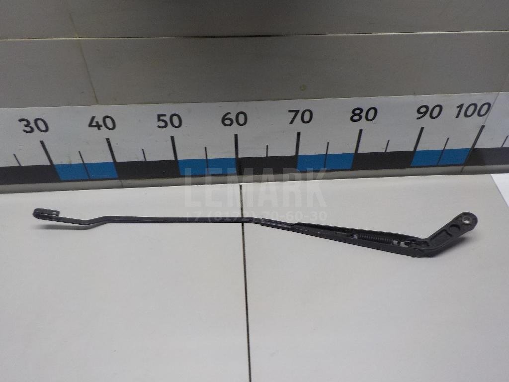 Поводок стеклоочистителя передний правый