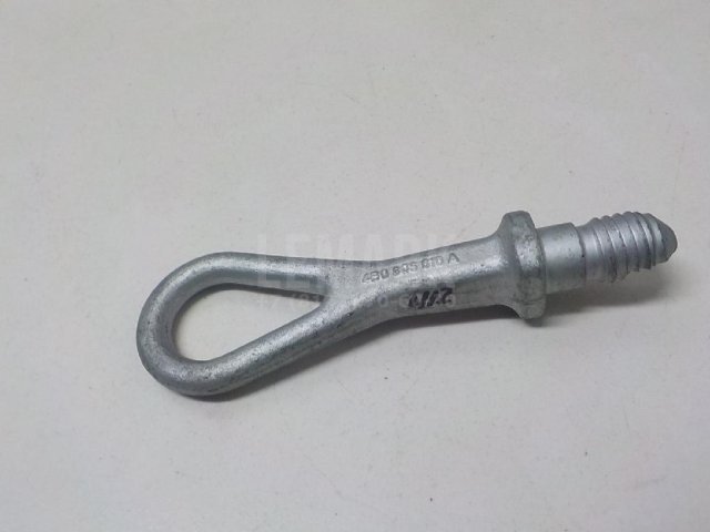 Крюк буксировочный