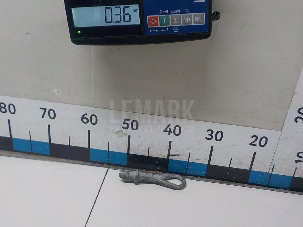 Крюк буксировочный