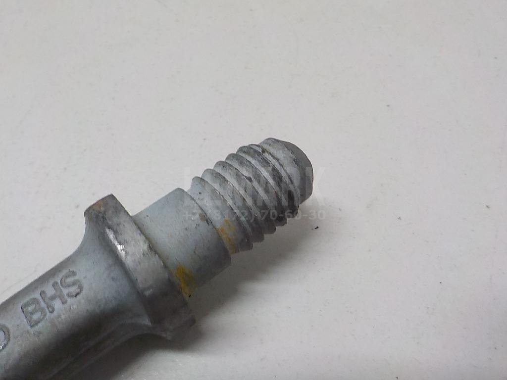 Крюк буксировочный