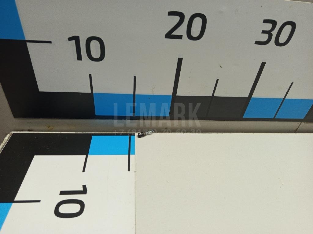 Форсунка омывателя зад стекла