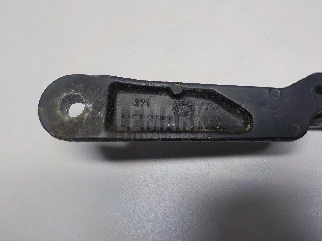 Поводок стеклоочистителя передний левый