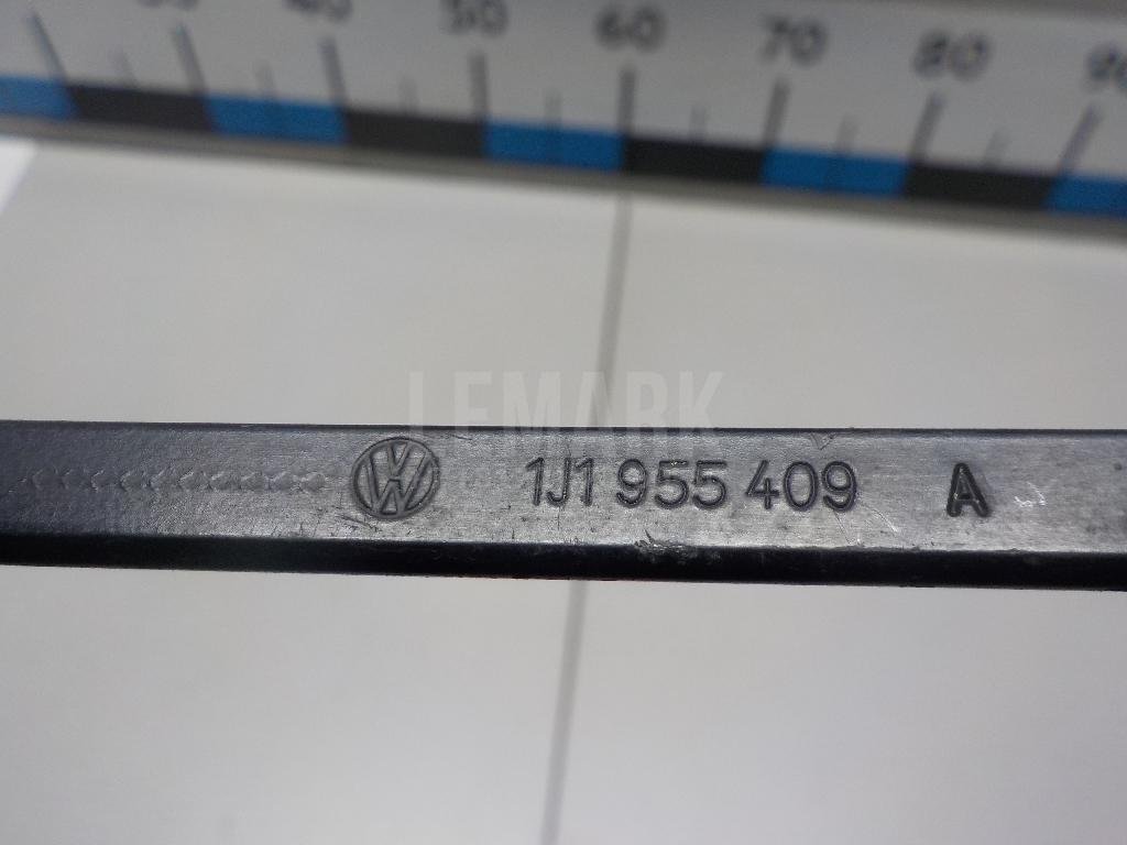 Поводок стеклоочистителя передний левый