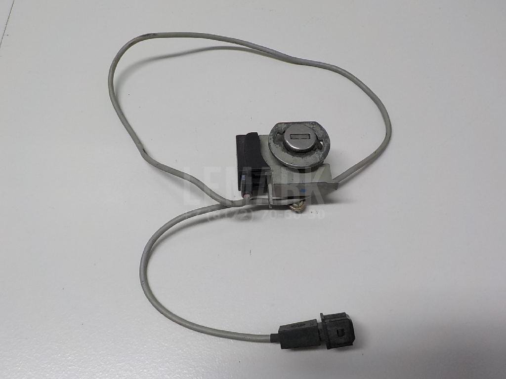 Вставка замка двери прав.