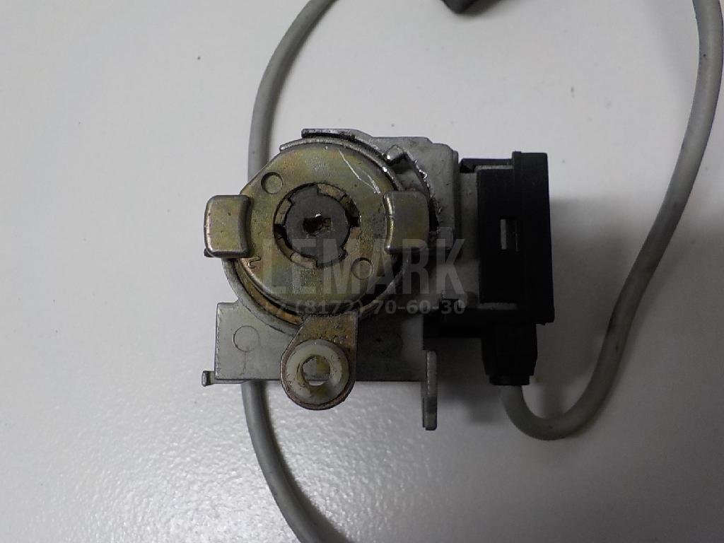 Вставка замка двери прав.