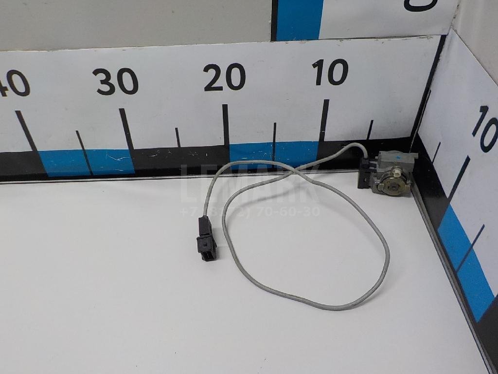 Вставка замка двери прав.