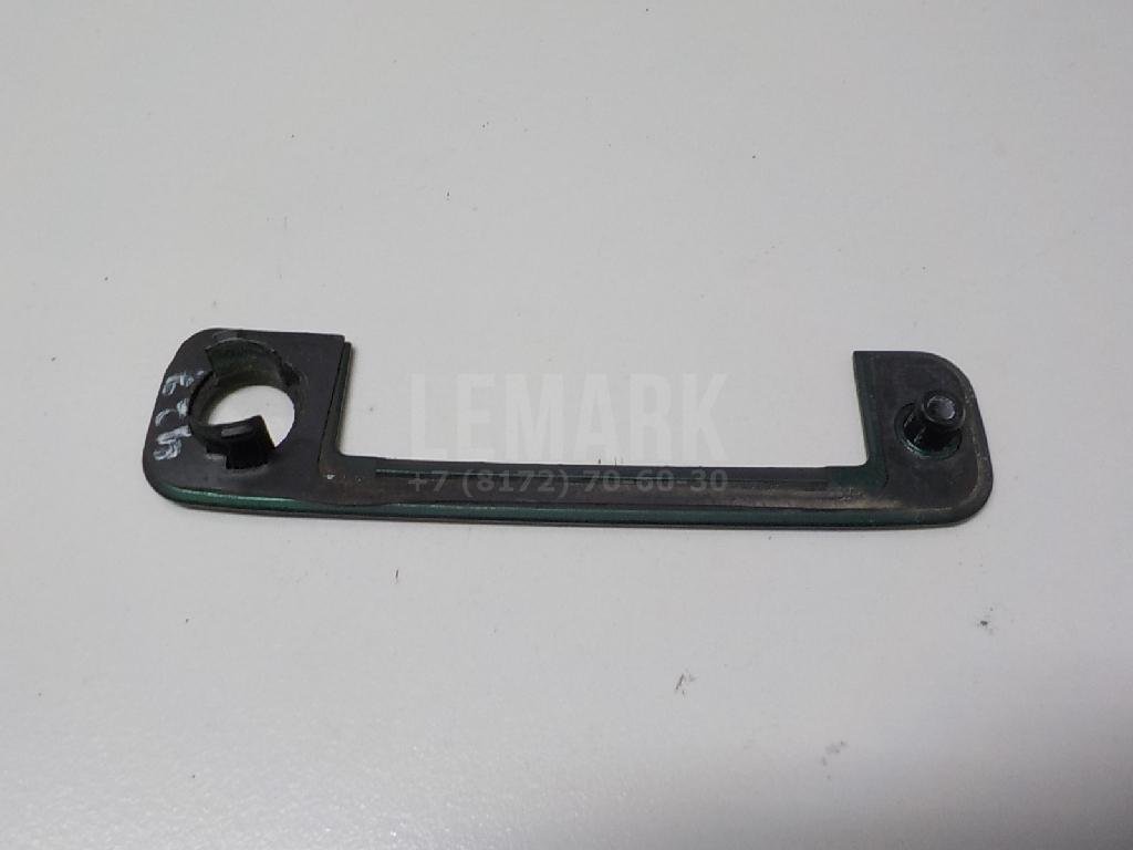 Накладка ручки с замком правой двери