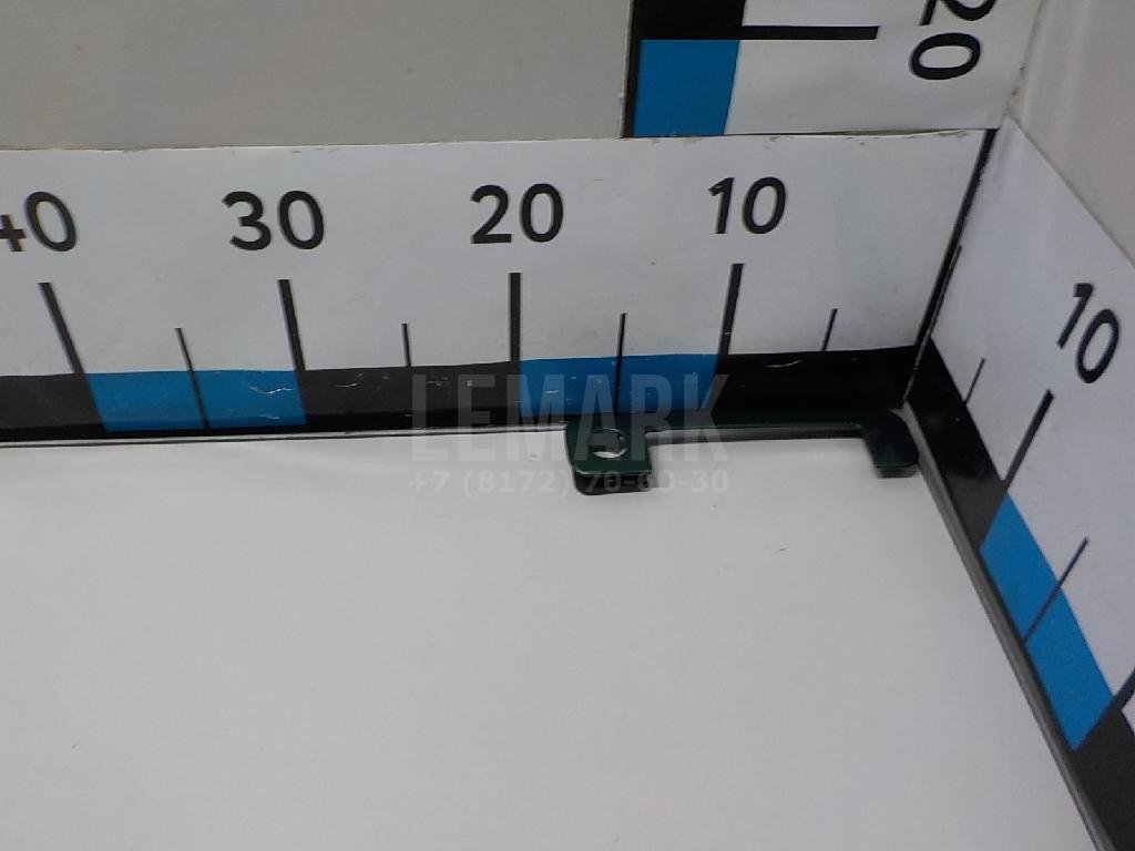 Накладка ручки с замком правой двери