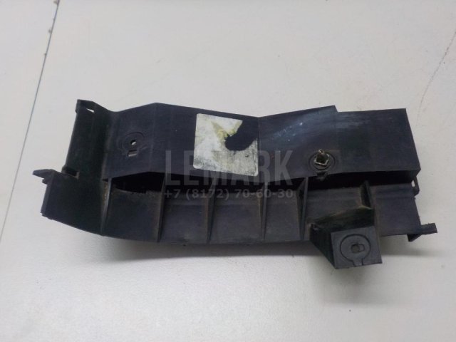 Направляющая заднего бампера правая