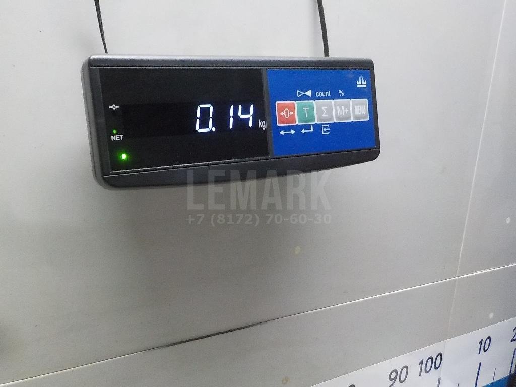 Вставка замка багажника