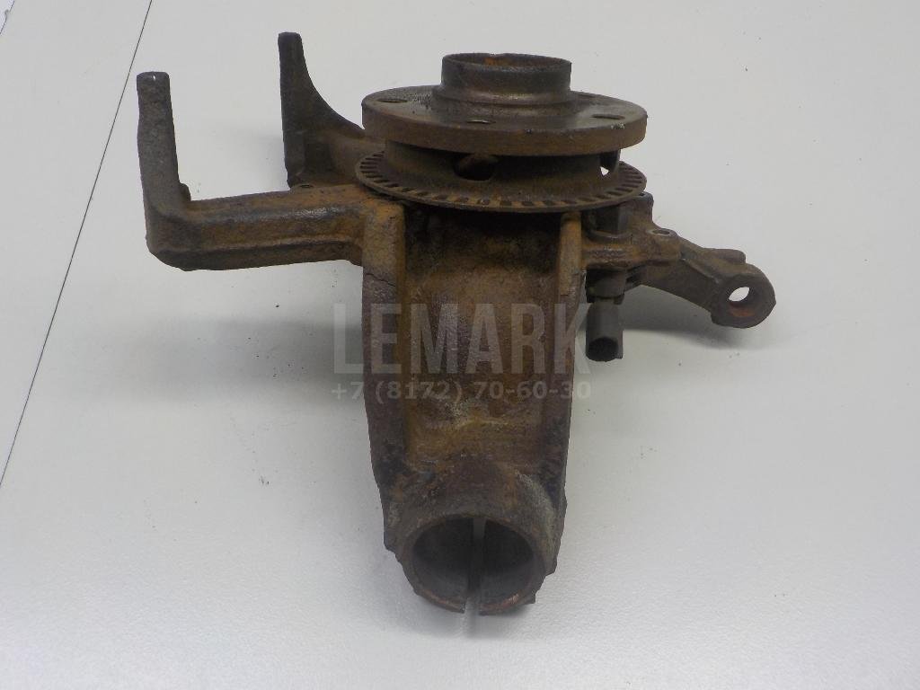 Кулак поворотный передний правый