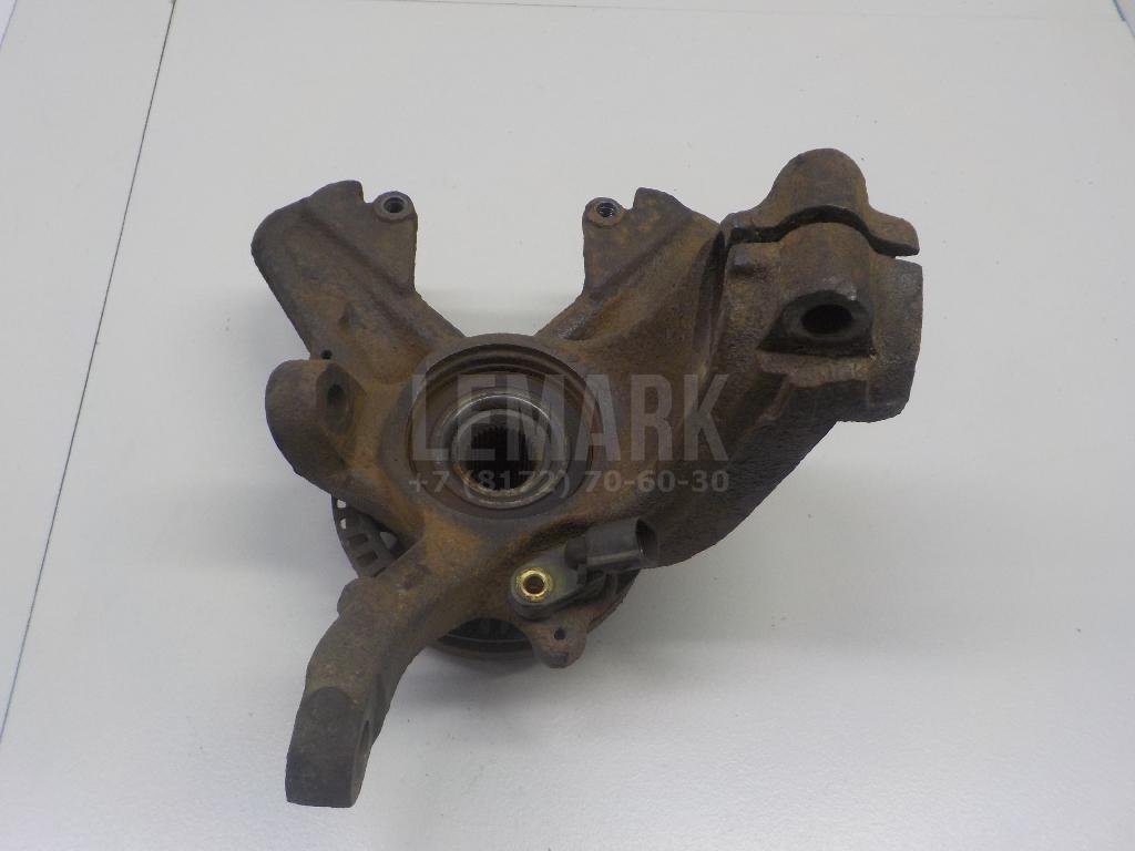 Кулак поворотный передний правый