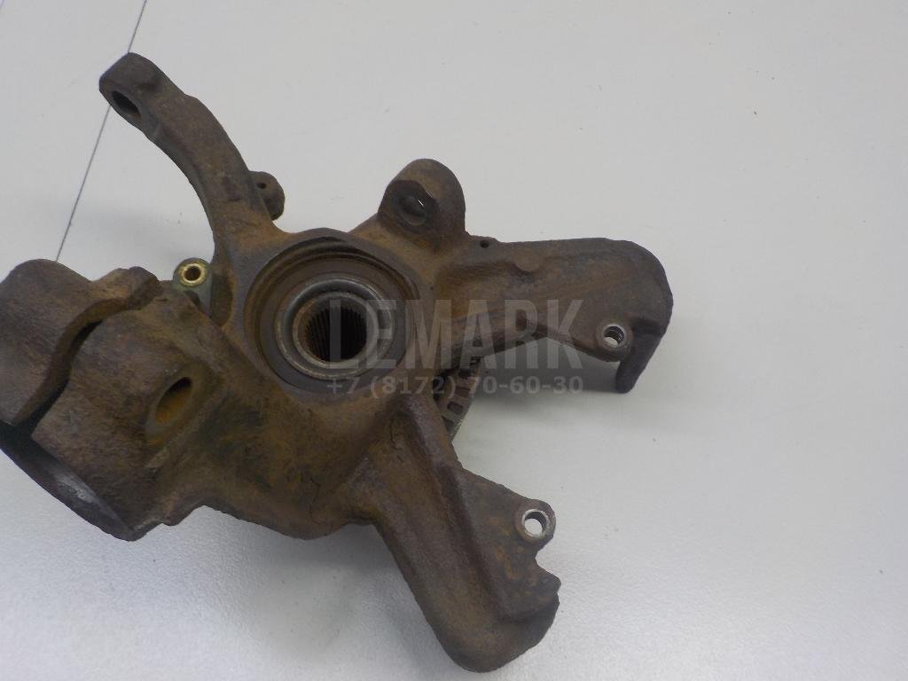 Кулак поворотный передний правый