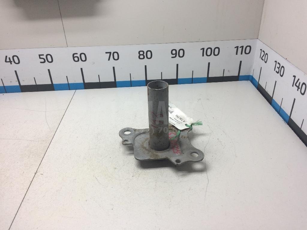 Кронштейн усилителя переднего бампера левый