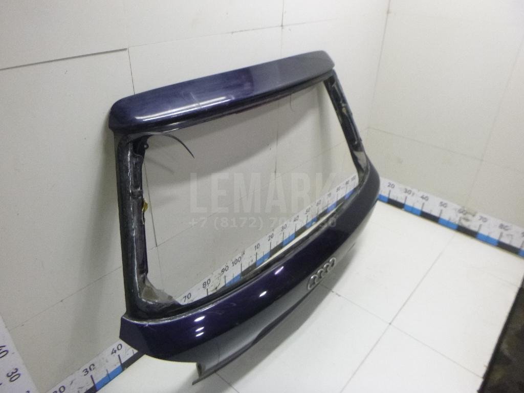 Дверь багажника