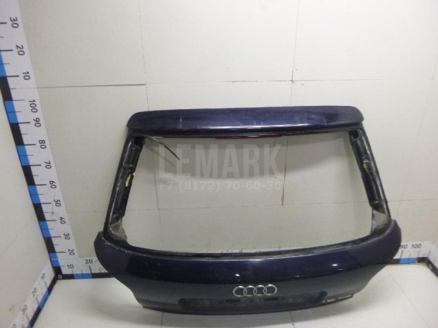 Дверь багажника